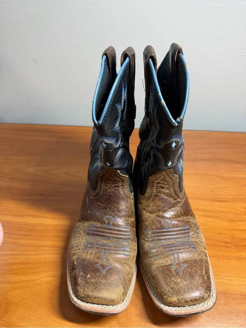 Ariat Kids' Boys Tombstone Western Boot Cowboy Brown Blue Black Detail Big Kid 1